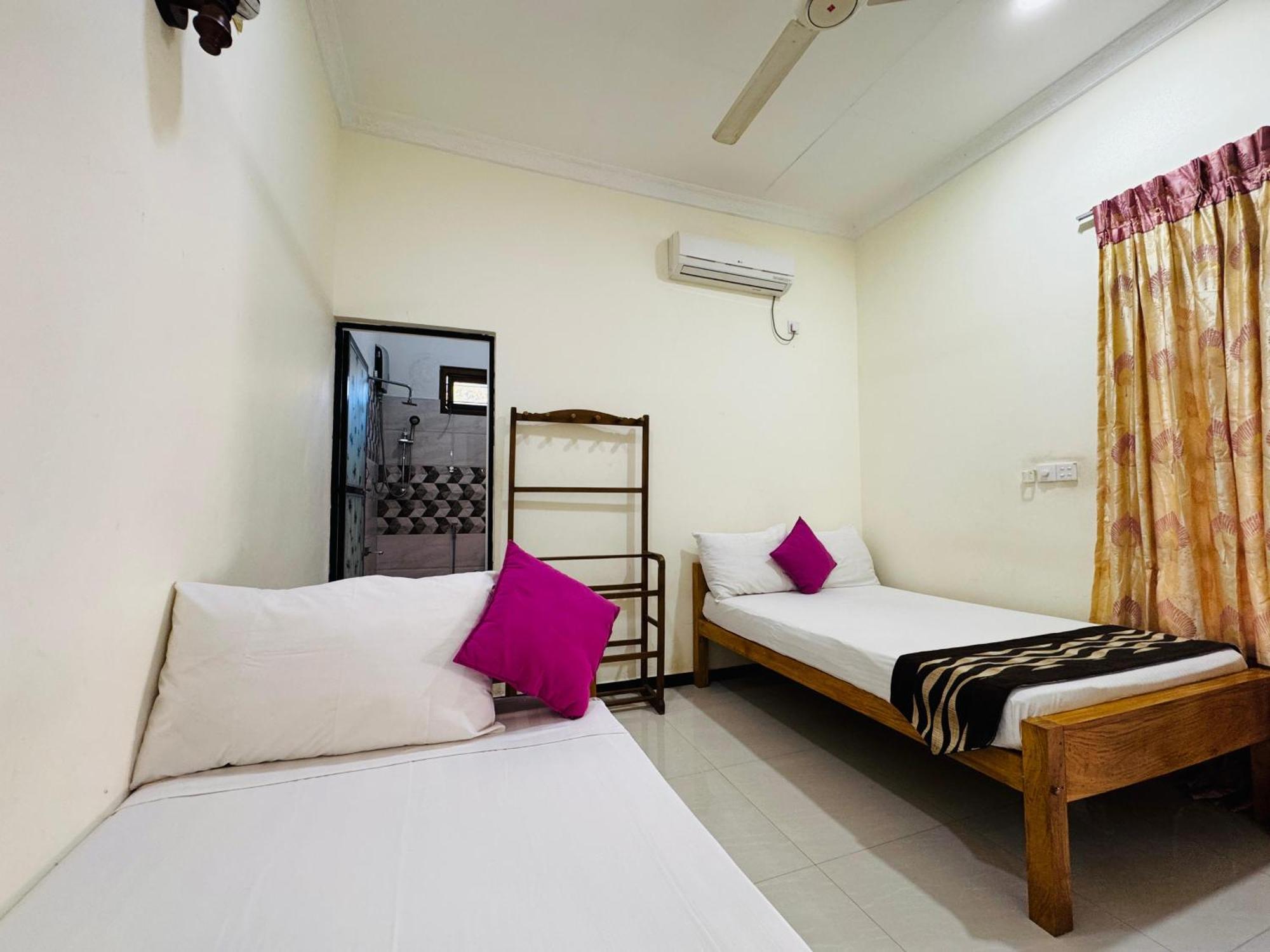 Aa Inn Trincomalee Habitación foto