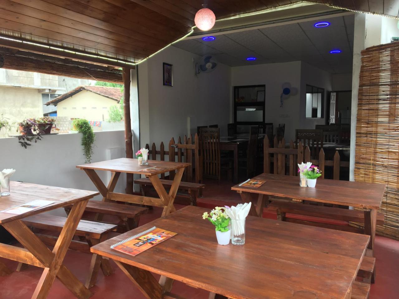 Aa Inn Trincomalee Exterior foto